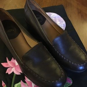 Nurture Brown Wedge Slip Ons Size 8 D02